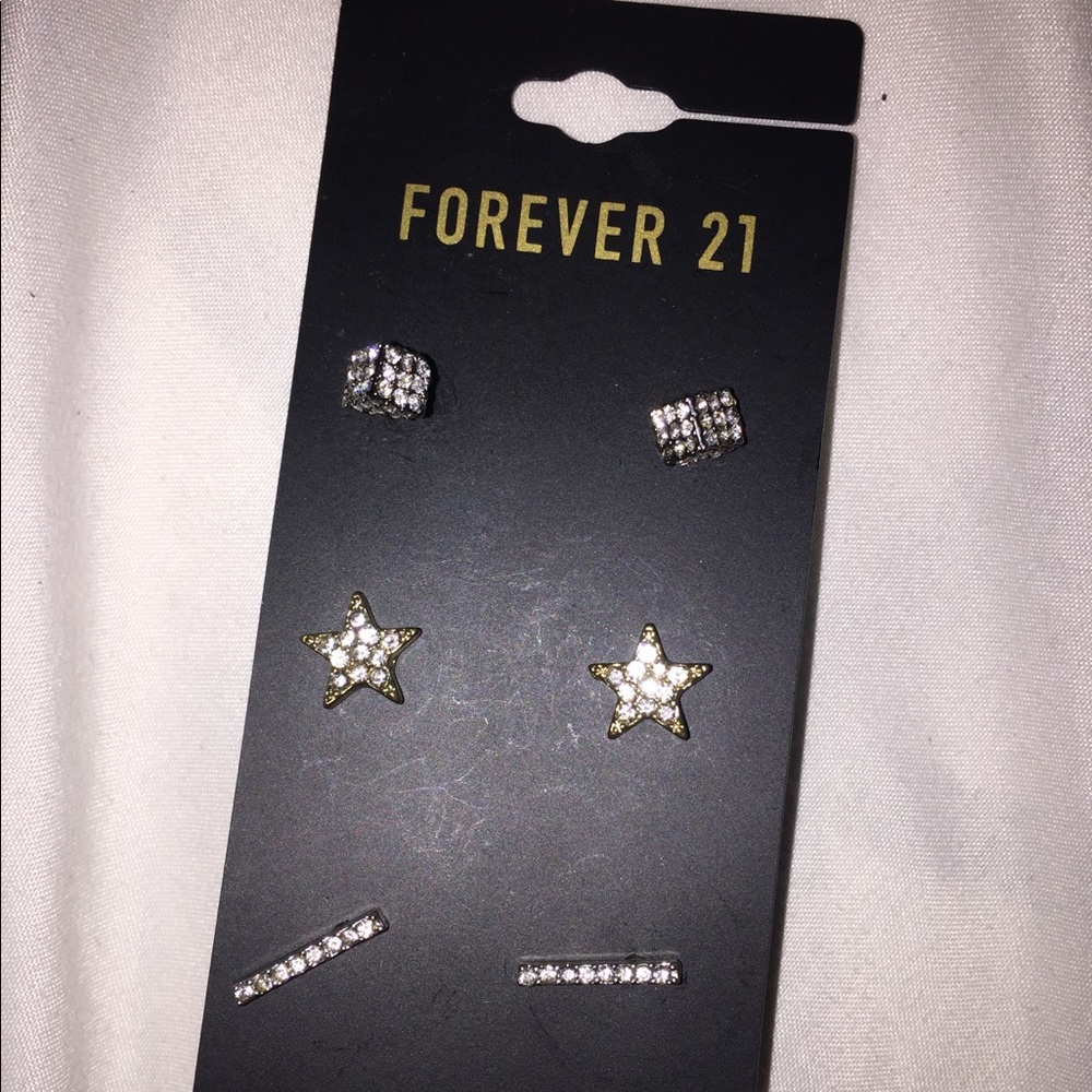 Forever 21 never used earrings